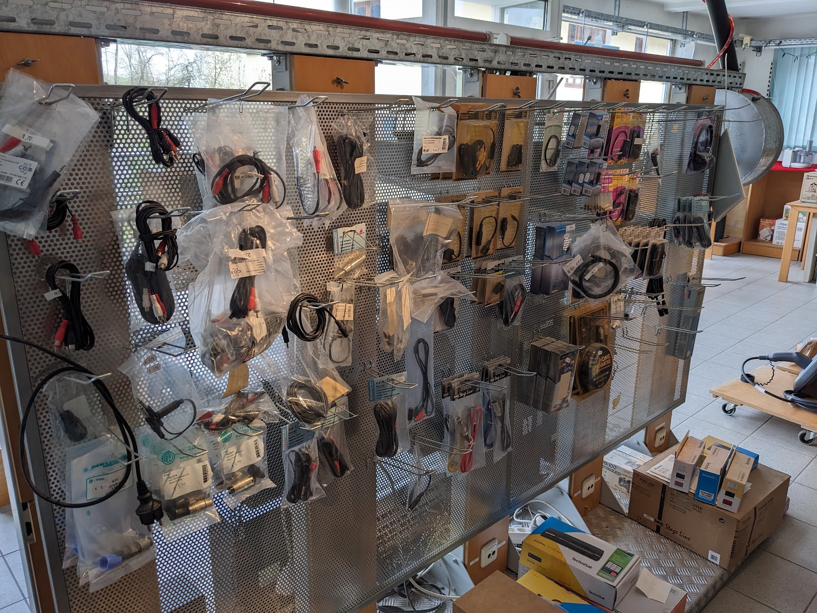 Stecker, Buchsen, Adapter, Verbindungskabel